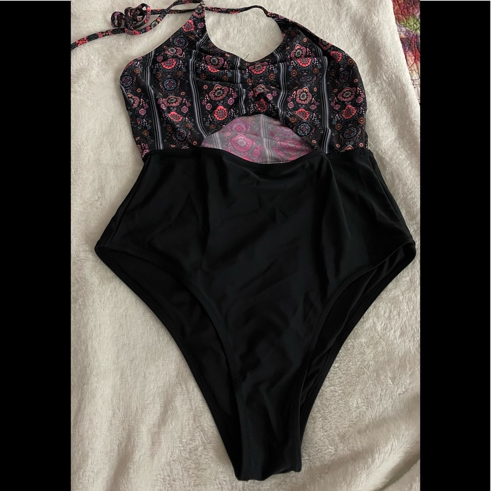 One piece swimsuit